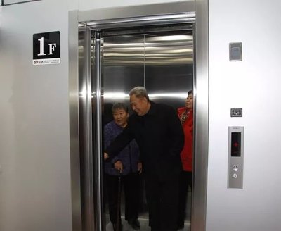 蓬莱第1台老旧小区加装电梯已于2018年11月正式运行